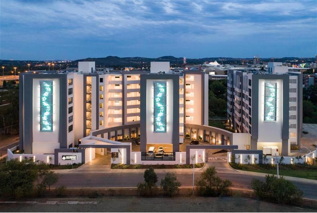 Regency Hotel Apartment @ 4Th Pretoria-Noord エクステリア 写真